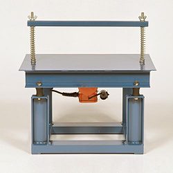VIBRATING TABLE 800 X 800MM FOR 4 CUBE MOULDS, 110V (BS1881-108) (EN12390-2,2350-4) (LCN158)